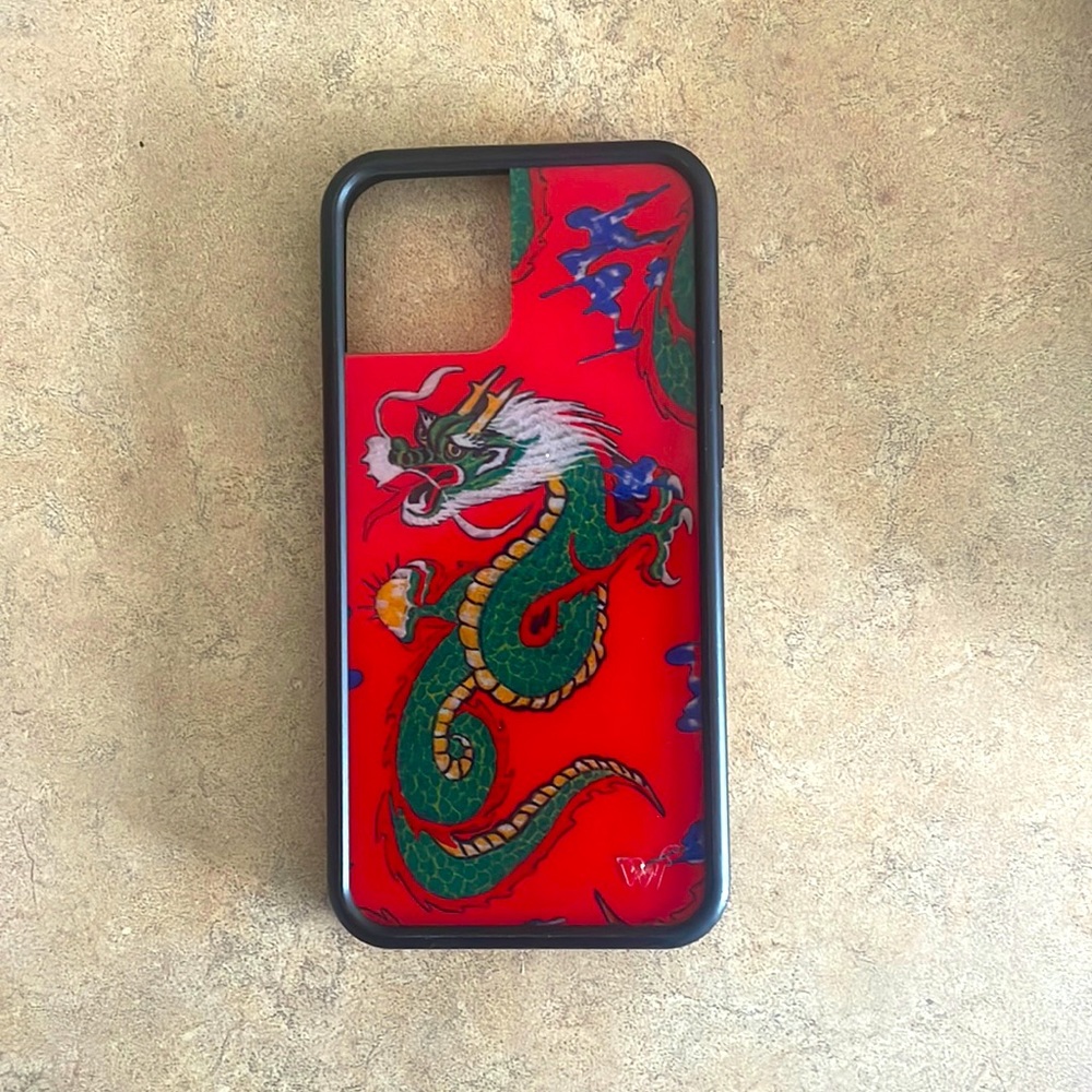 iphone 12/12pro wildflower dragon case.